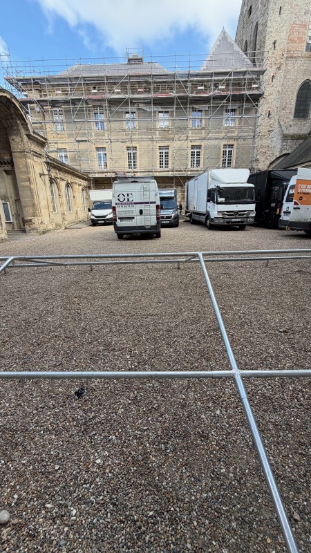 Location et prestation technique à Fécamp pour tournage “Meurtres en Pays de Caux” – BBC Studios France