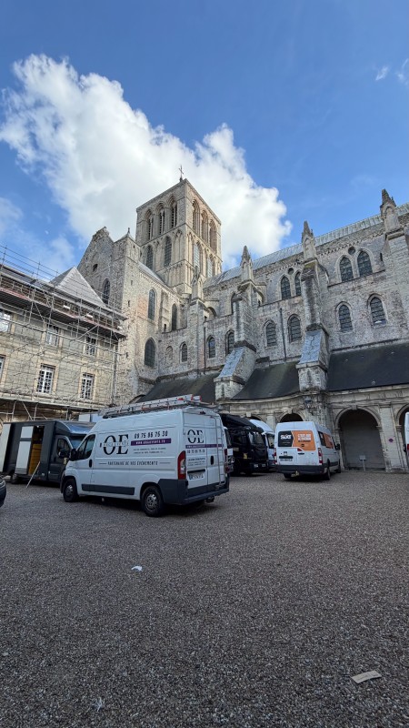 Location et prestation technique à Fécamp pour tournage “Meurtres en Pays de Caux” – BBC Studios France